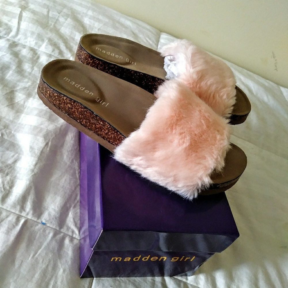 ⭐SALE NEW Madden Girl Fur Sandals